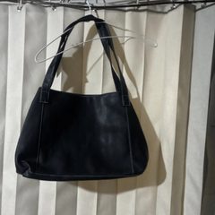 黑色女士单肩包 四内袋设计 手提斜挎两用